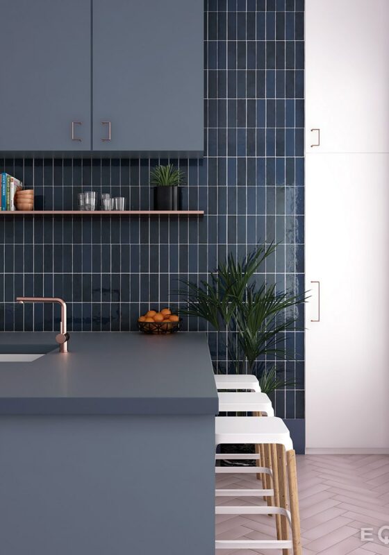 Dosseret de cuisine : une des tendances 2024, la céramique bleue