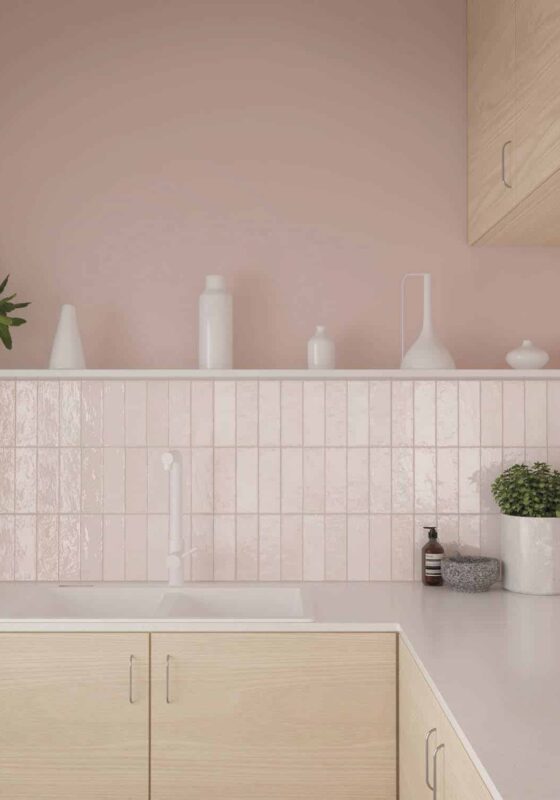 Dosseret de cuisine : une des tendances 2024, les céramiques pastels