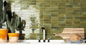 7 tendances très hot si vous refaites votre dosseret de cuisine en 2025