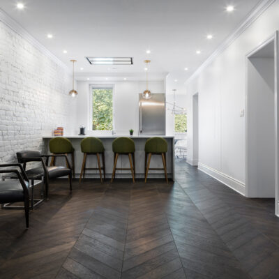 plancher-bois-franc-huile-chene-blanc-chevron Chêne blanc - Ébène