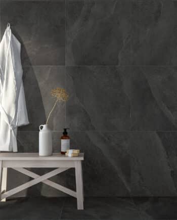 Look ardoise de Slash : tuile parfaite pour une salle de bain moderne