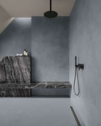 Carreaux de céramique Colovers bleu, sublime dans une salle de bain