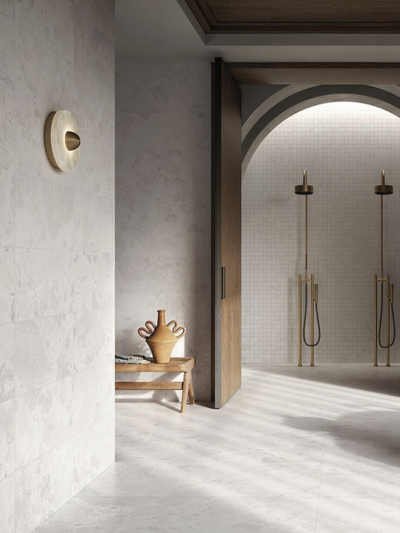 Quelle largeur de joint choisir pour la céramique de salle de bain? 2 Salle de bain avec la collection Moon à bords rectifiés et joints discrets